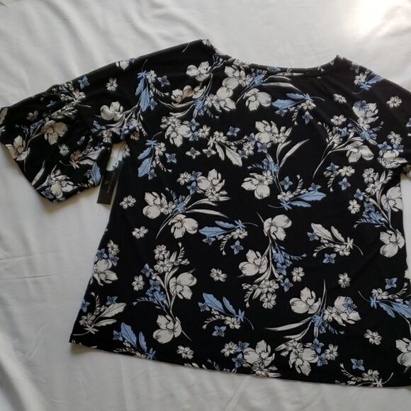 New Floral flared sleeve blouse - Picture 1 of 2